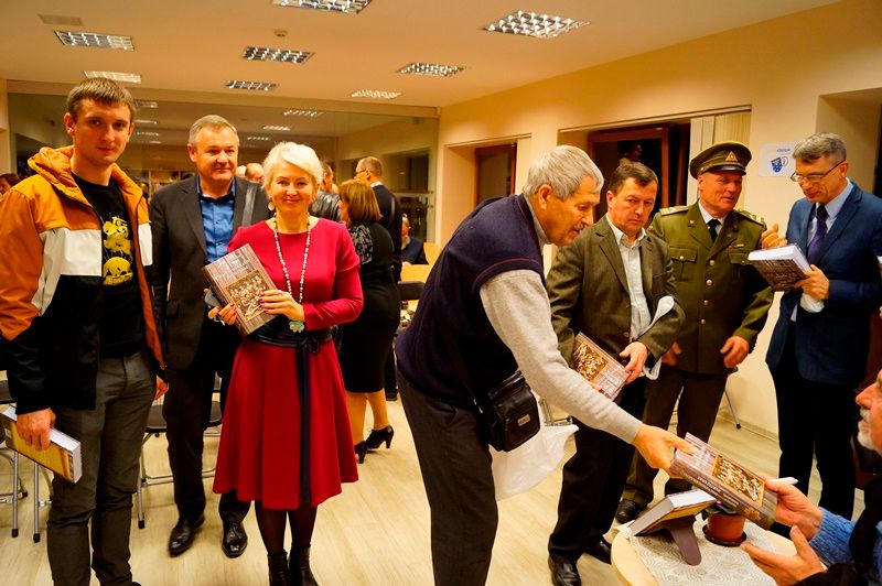 Varėnoje pristatyta Broniaus Kašelionio knyga „Dainavos krašto partizanai“