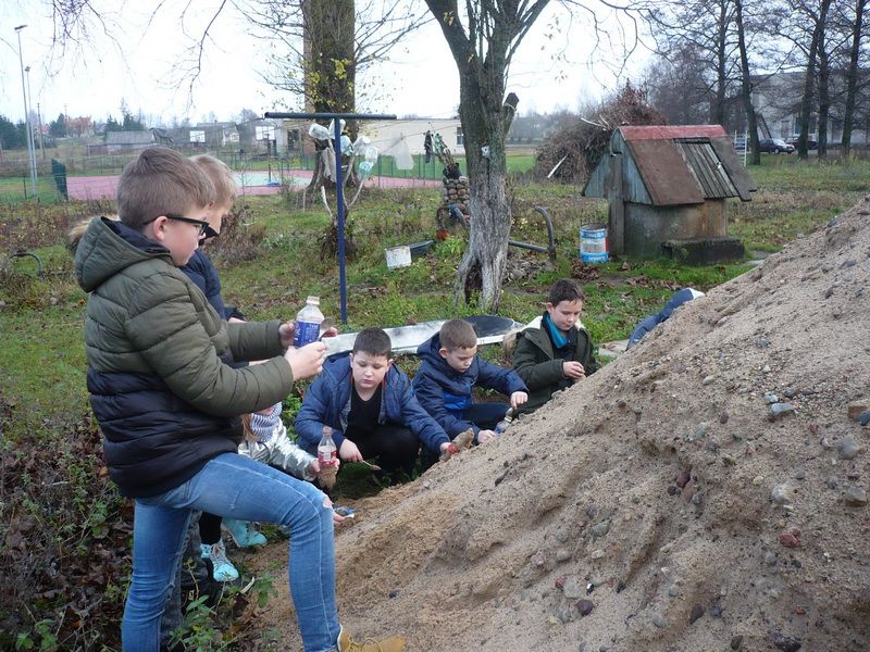 Alovės pradinukų pamokos minint Europos atliekų mažinimo savaitę