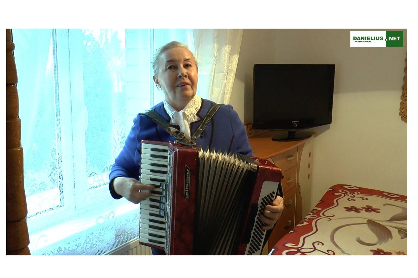 Birštonietė Antanina Strumilienė – aktyvi Facebook rašytoja iš arčiau (video)