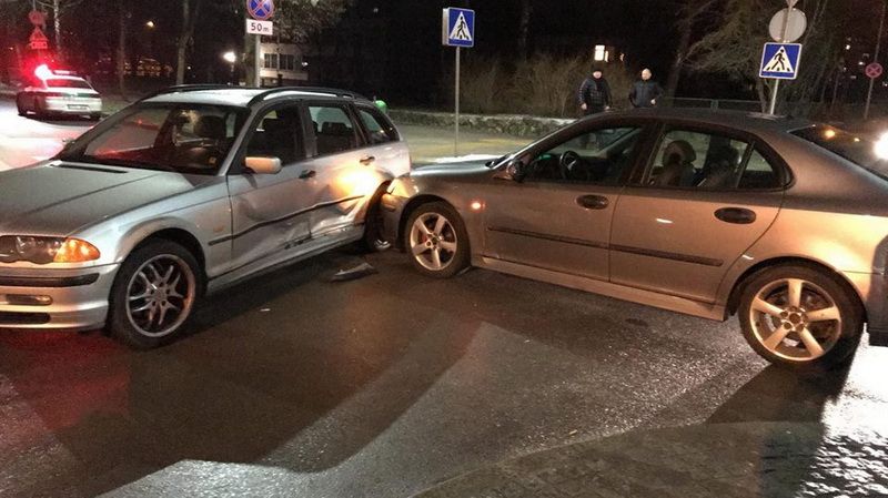 Alytaus Statybininkų gatvės žieduke susidūrė du lengvieji automobiliai