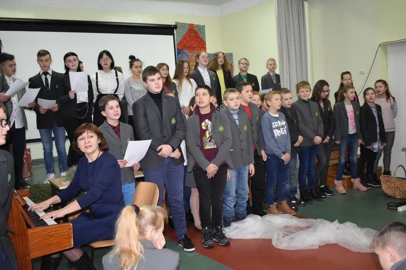 Adventinis rytmetys Daugų Vlado Mirono gimnazijoje