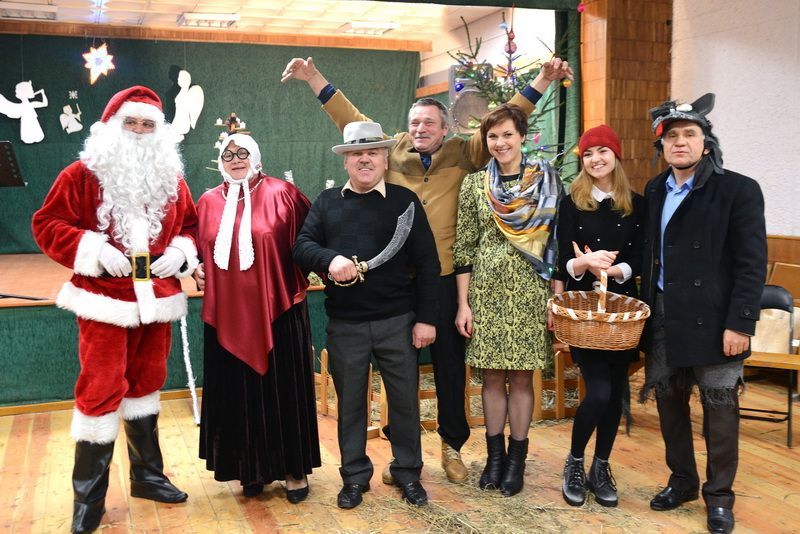 “Raudonkepuraitės” pasakos vaidinimas Alovėje (video)