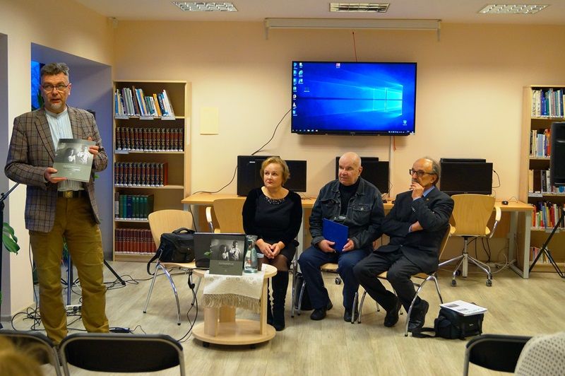 Varėnoje pristatyta Algimanto ir Mindaugo Černiauskų knyga