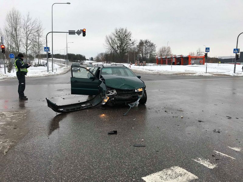 Alytuje susidūrė du Vokswagenai (foto)