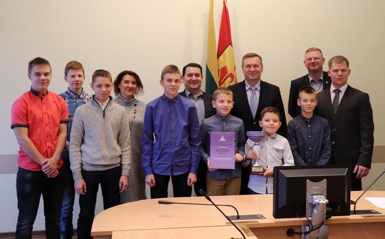 Padėkos ir sveikinimai Alytaus rajoną garsinantiems jauniesiems sunkiaatlečiams