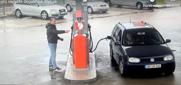 Kas nesusimokėjo Alytuje už degalus? (video)