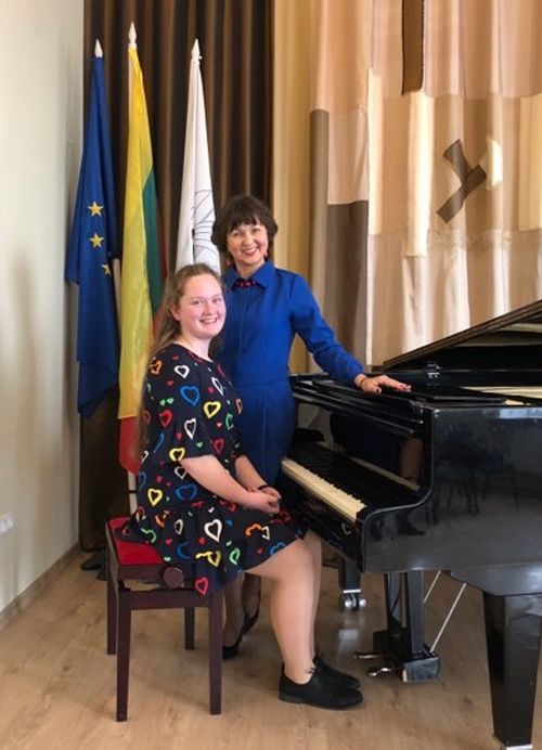 Jaunųjų pianistų seminaras – konkursas „Etiudas ir ne tik“ Alytaus r.meno ir sporto m-kloje