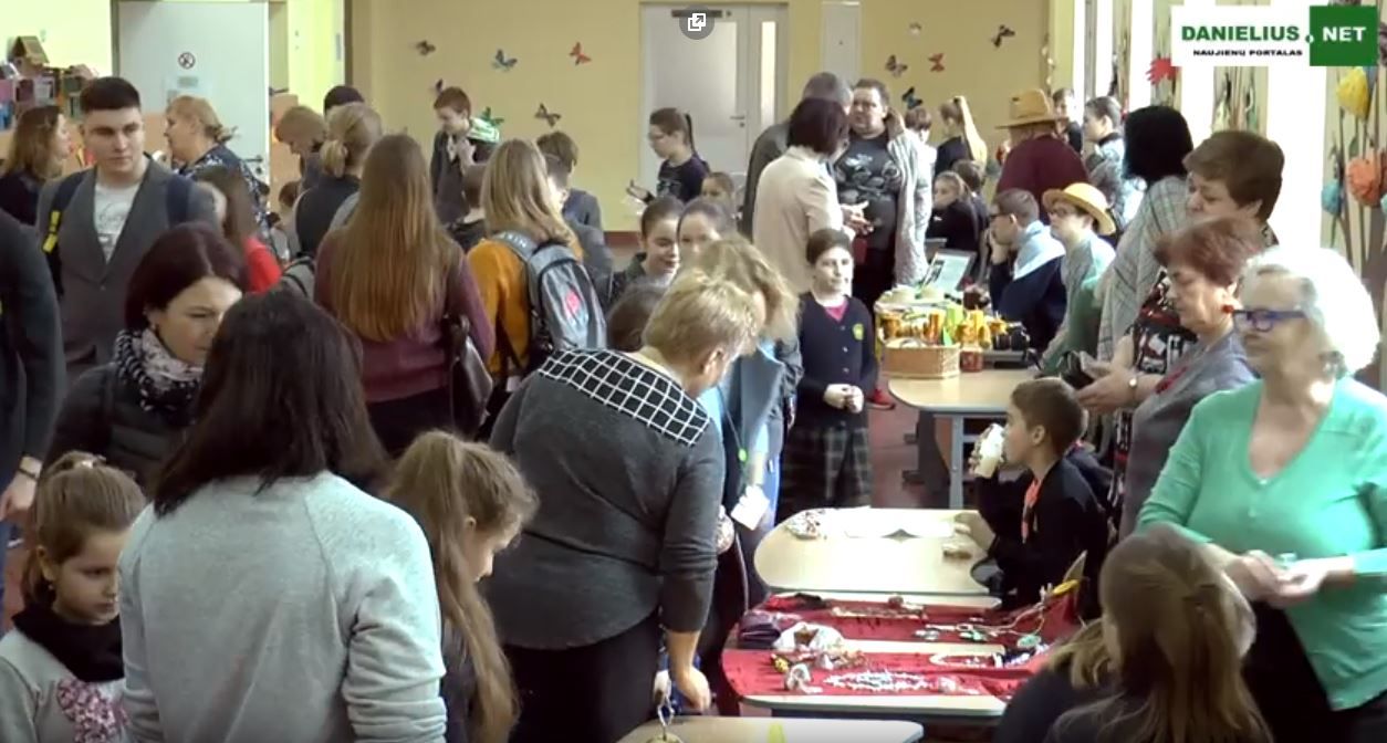 Kaziuko mugė Daugų Vlado Mirono gimnazijoje (video)
