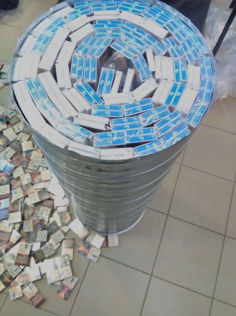 Lazdijų policijos pareigūnai aptiko gudriai užmaskuotą rūkalų kontrabandą