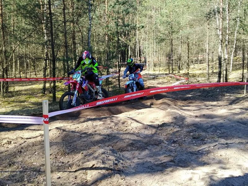 Alytaus motociklų klubas “Devyniukė” dalyvavo moto varžybose Gaižiūnuose ir  Kalvarijoje (foto)