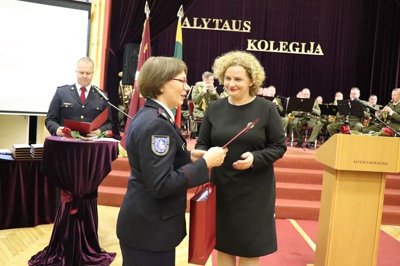 Ugniagesių profesinėje šventėje – padėkos, apdovanojimai ir linkėjimai