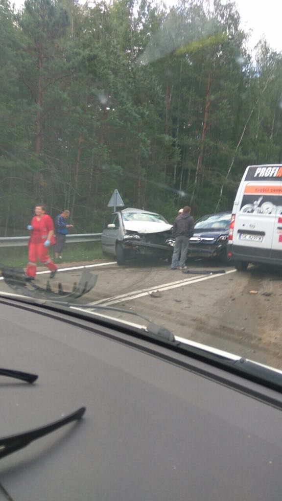 Merkinės kelyje susidūrė du lengvieji automobiliai