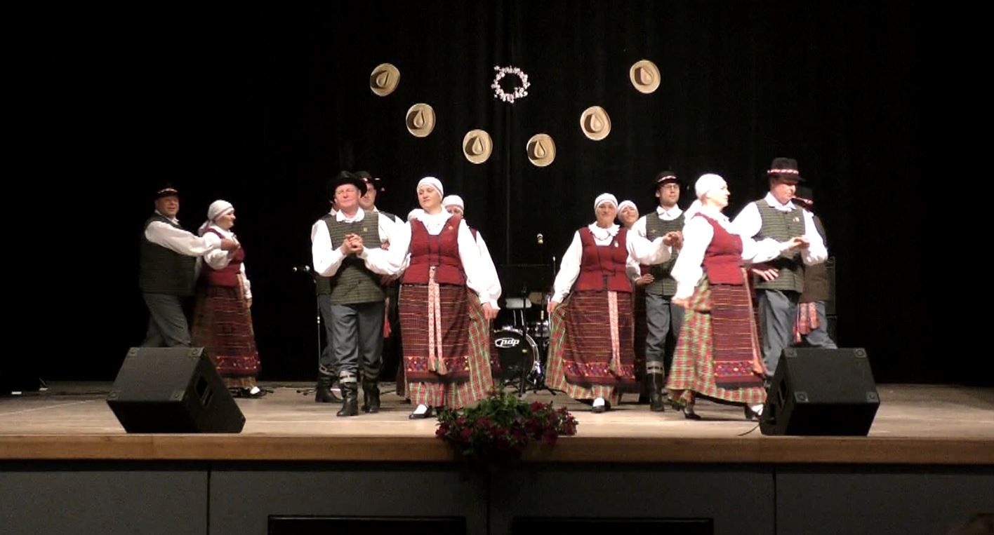 Šokių kolektyvas “Trepsiukas” iš Teizų Lazdijų rajono (video)