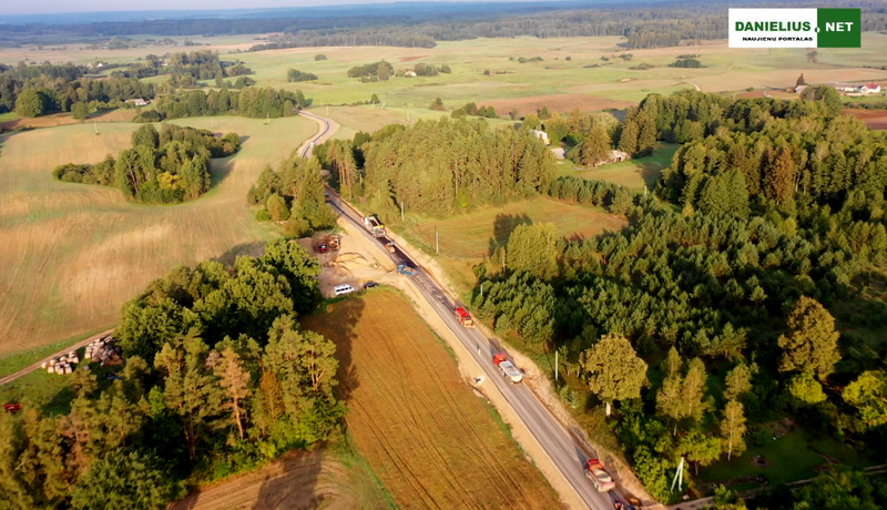 Baigiamas asfaltuoti Meškučių žvyrkelis (video)