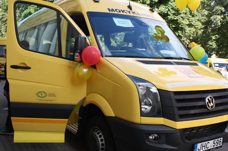 Mokykliniais autobusais mokyklas pasiekia daugiau kaip pusė Alytaus rajono mokinių