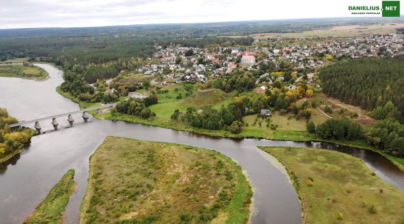 Merkinės piliakalnis ir piramidė (video)