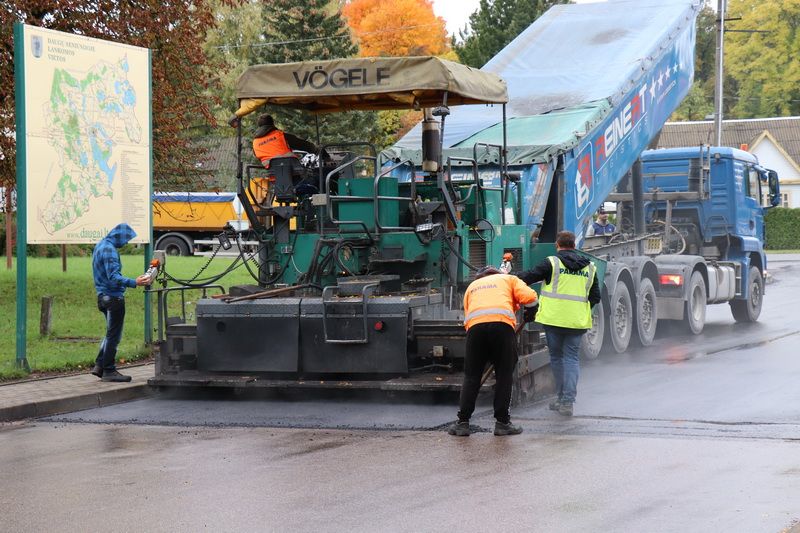 Daugų seniūnijoje tvarkomos gatvės ir keliai