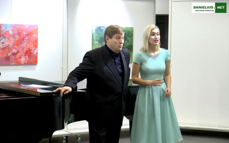 Varėnoje dainavo Ieva Barbora Juozapaitytė ir Arūnas Mikulėnas (video)