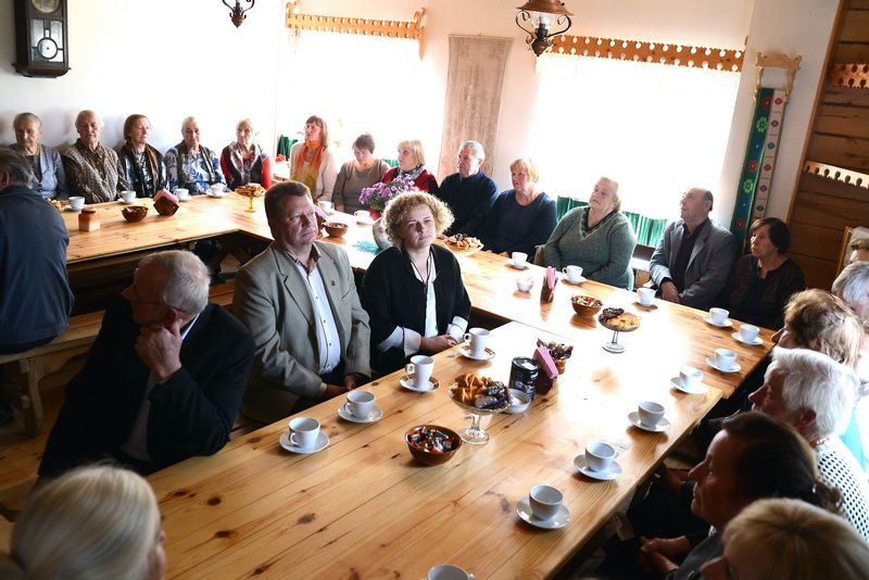 Prie arbatos puoduko buvo pakviesti Punios seniūnijos senjorai (foto+video)