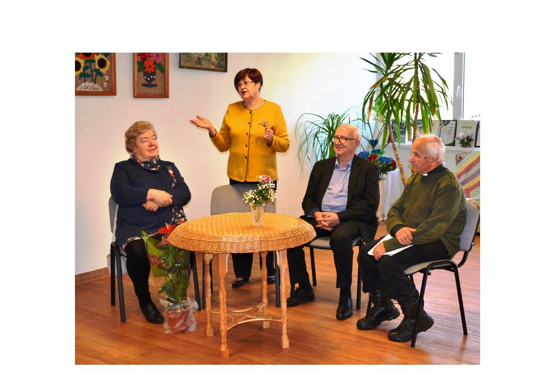 Uždarant Alovės medicinos punktą aloviškiai atsisveikino su savo daktare Regina Grigaravičiene
