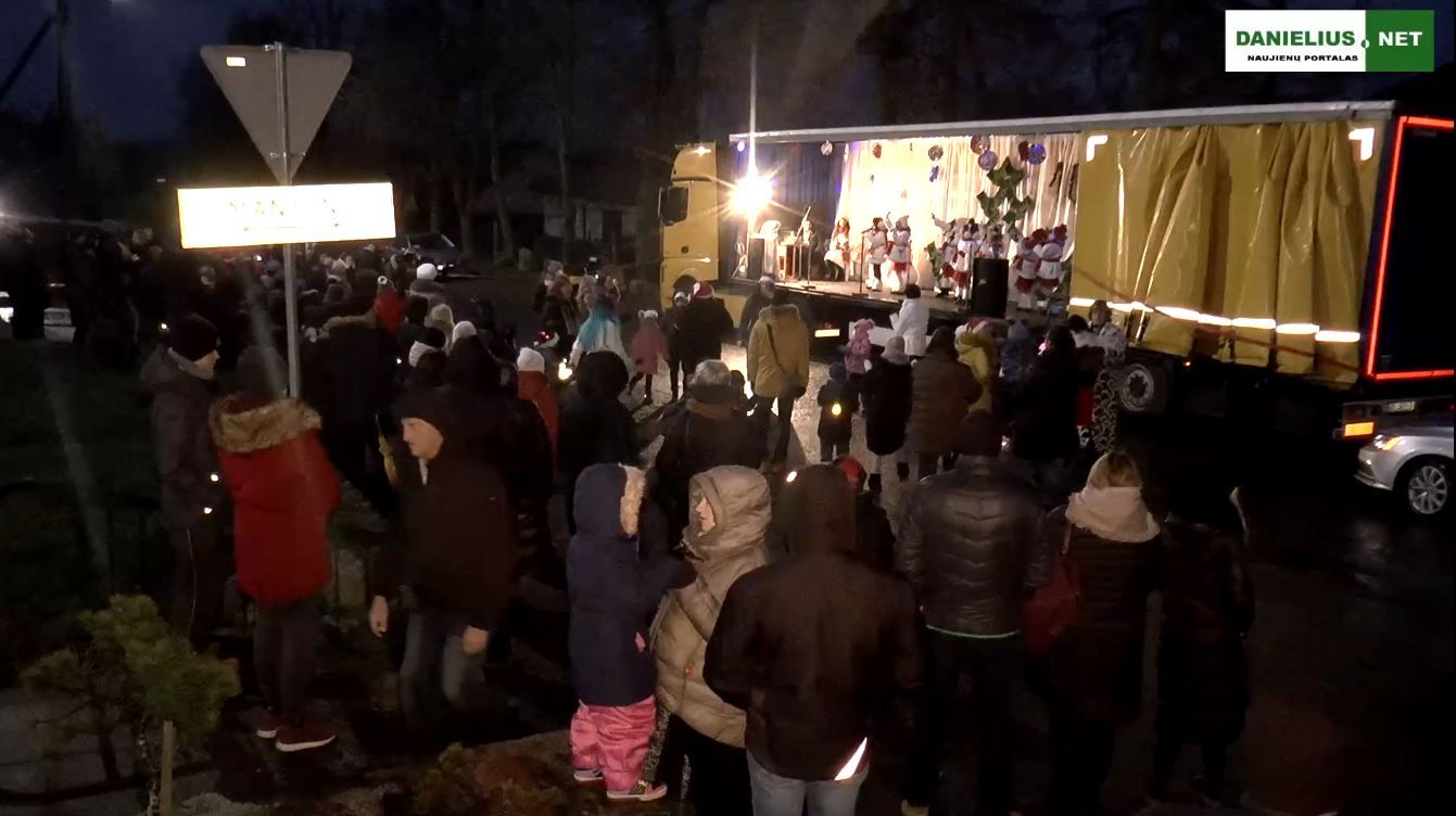 Venciūnuose įžiebta Kalėdų eglutė-2019 (video)