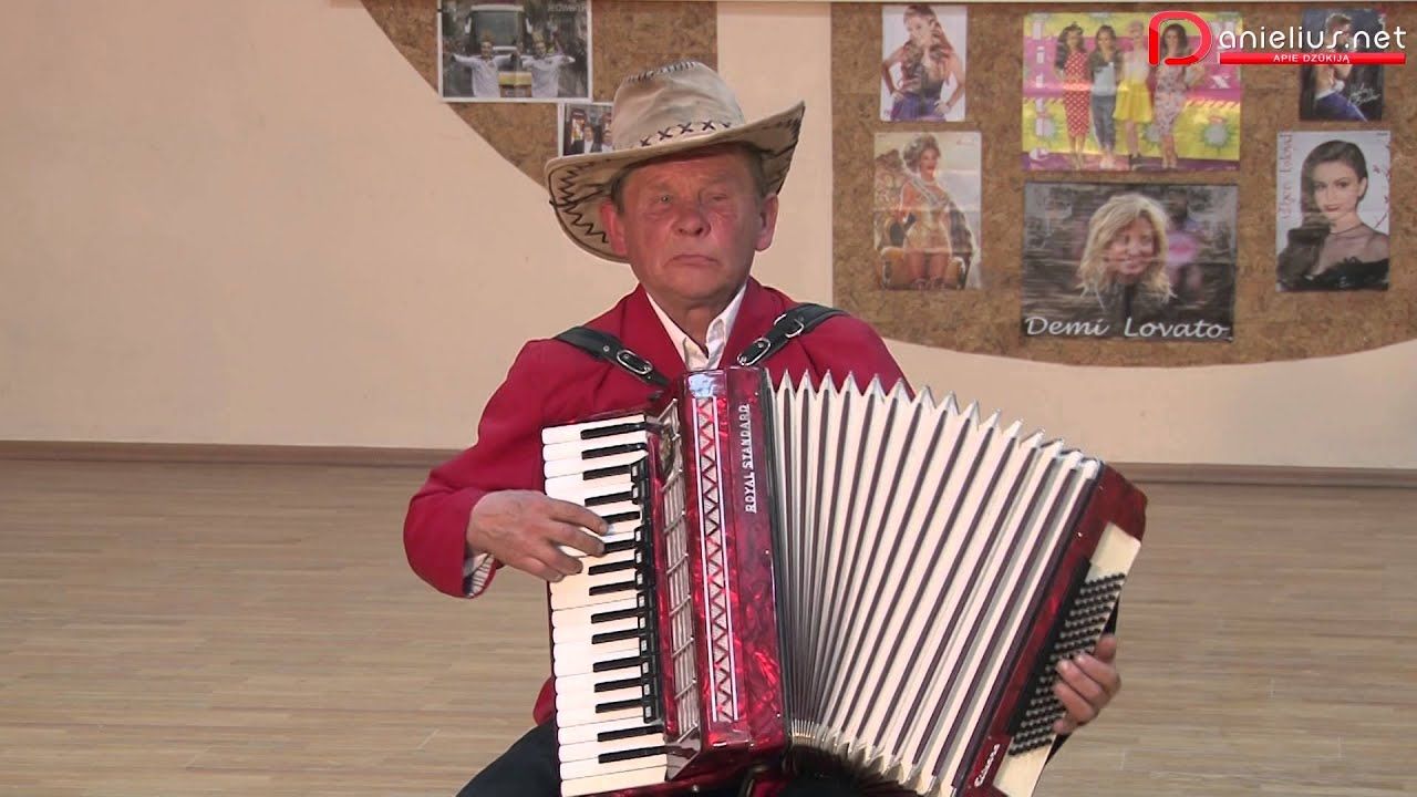 Muzikantui Kaziui Astrauskui geriausiai groti iš atminties (2 video)