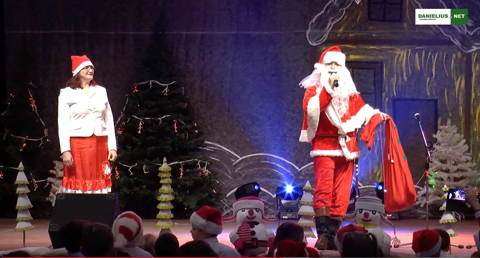 Penktadienį Simnas kviečia į Kalėdų eglutės įžiebimo šventę (afiša+video)