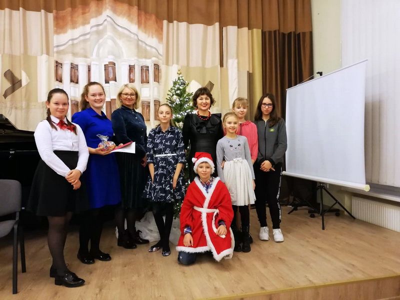 Koncertas „Kalėdinė garsų mozaika“ Alytaus r. meno ir sporto m-kloje (foto)