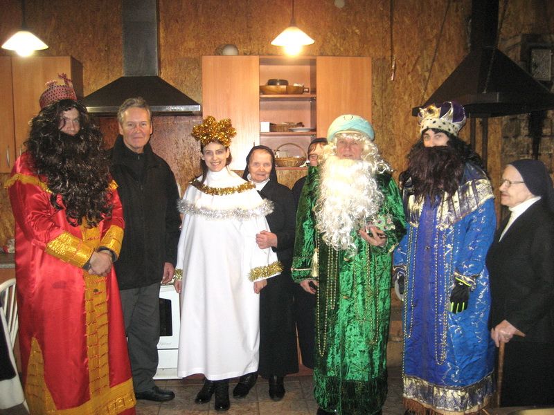 Trys Karaliai su Žvaigžde lankė Rumbonių parapijos tikinčiuosius (foto)