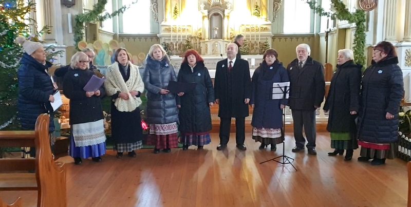 Rumbonių bažnyčioje skambėjo patriotinės dainos Sausio 13-osios aukoms atminti (video)