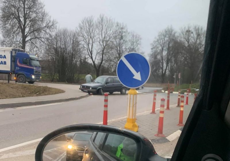 Miroslavo žiedo nepastebėjo Golf vairuotojas