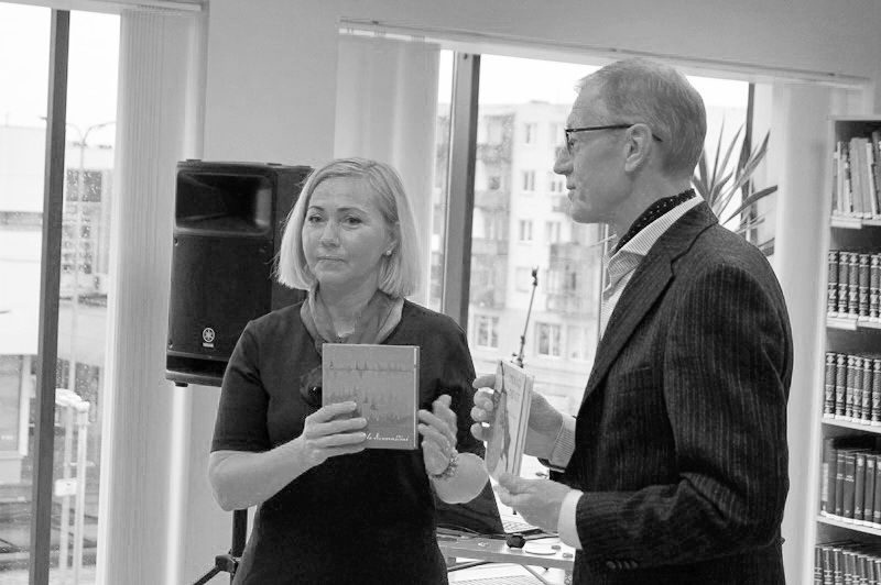 Varėnos viešojoje bibliotekoje pristatyta muzikologės Ingos Gučienės knyga „Draugų dienos“