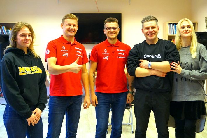 Varėnos rajono bibliotekoje su skaitytojais bendravo Dakar -2020 media komanda