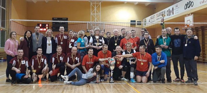 Pivašiūnų komanda ketvirtą sykį nugalėjo tinklinio lygos 30+ varžybose