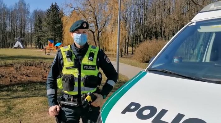 Alytaus policija ragina laikytis karantino rėžimo (video)