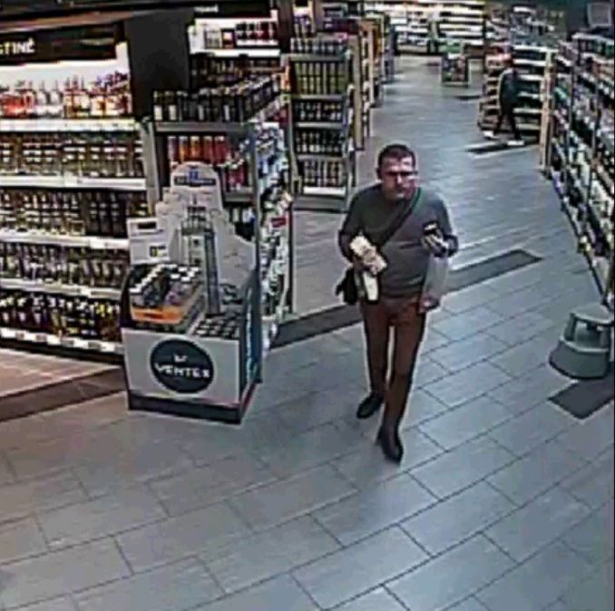 Kas nesusimokėjo už alkoholį Alytaus Naujosios gatvės prekybos centre?