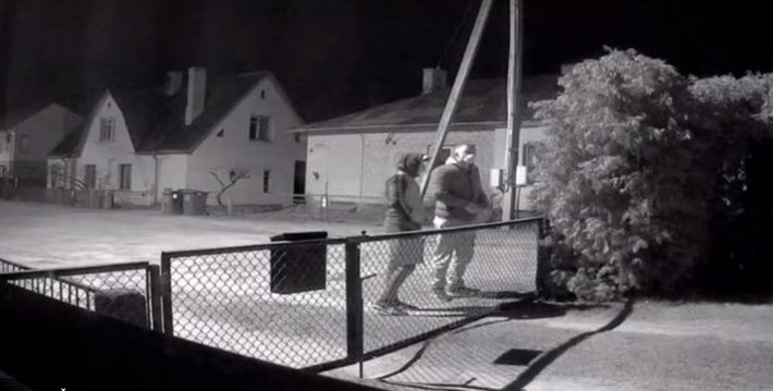 Kas įsibrovė į Alytaus Ąžuolų gatvėje esantį garažą? (video)