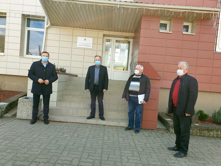 Simne suplanuoti darbai nestoja, komunaliniams reikalams – lengvasis traktorius