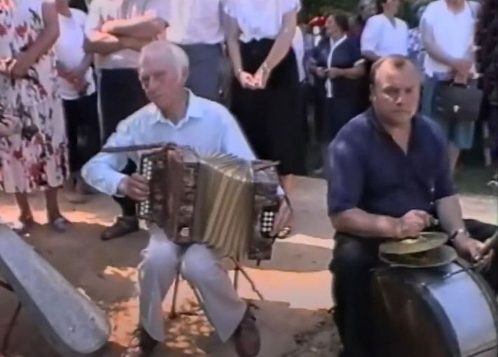 Koncertas prie Kryžių koplyčios-1997. Vlado Krušnos archyvas (video)